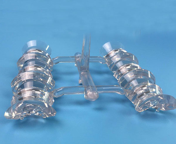 Случай лампы СИД сополимера ПОМ винилацеталя пластиковый разделяет инжекционный метод литья выполненный на заказ
