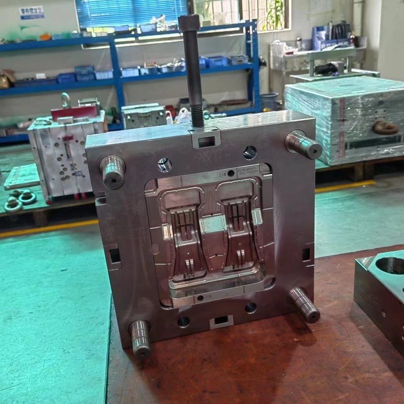 LKM CNC обработанные пластиковые инструменты для инъекции с продолжительностью жизни формы 000 и толерантностью ± 0,01 мм