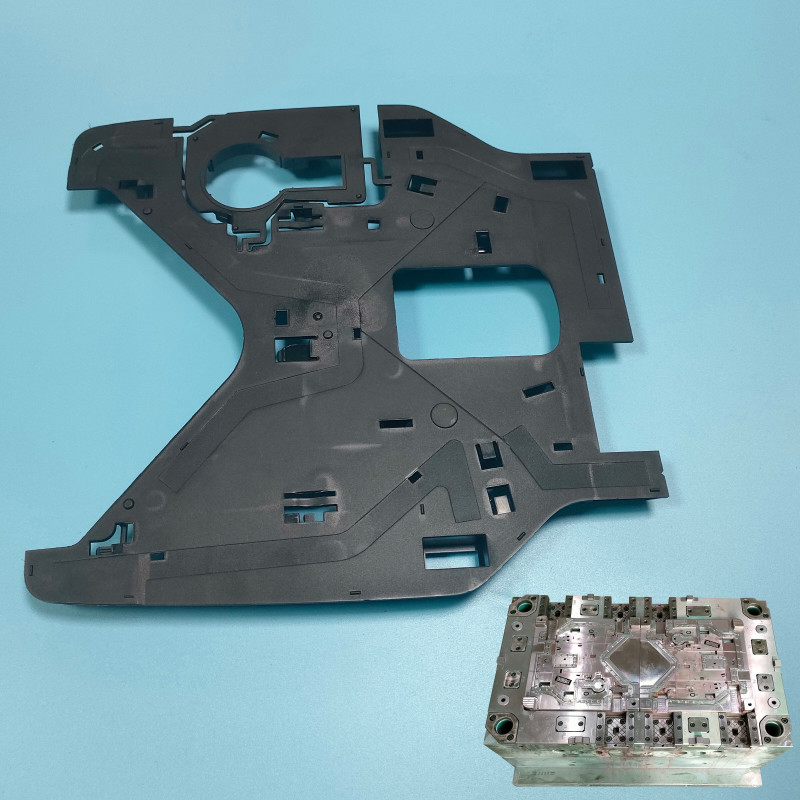 Полировка CNC пластиковых формованных деталей S136 стальной инжекционной компании